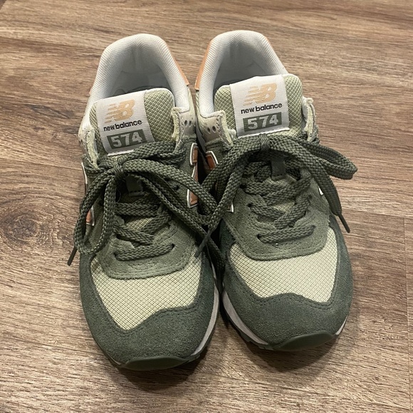 New Balance 574 Green and Pink Sneakers Size 5 - Picture 4 of 4